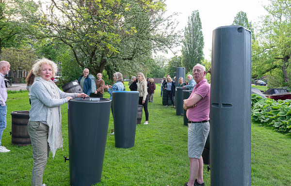 Tweede levering: 22 regentonnen! (foto RBF)