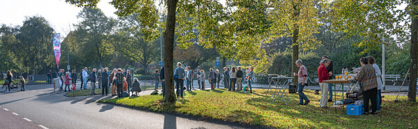 Molecular onthuld in aanwezigheid van ruim 60 buurtbewoners en genodigden. (foto RBF)