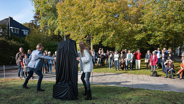 De onthulling. (foto RBF)