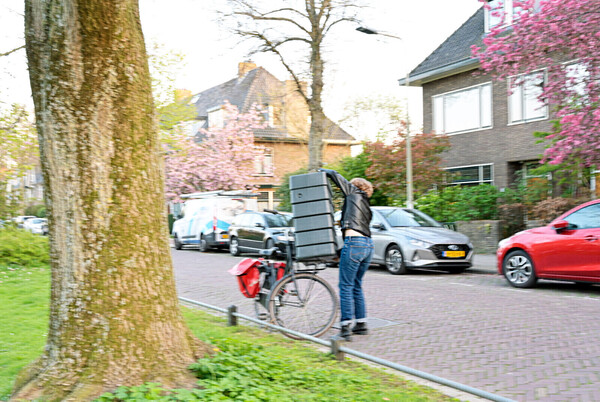 'Ieder huis een regenton' sluit af met levering 24 regentonnen. (foto RBF)