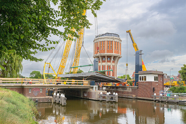 Plaatsing brugdek Wilhelminabrug. (foto's RBF)
