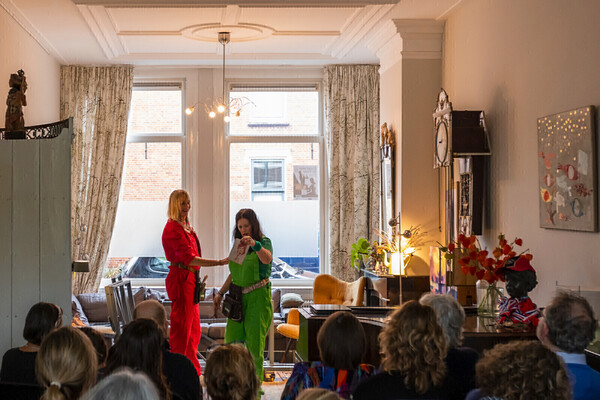 5. Optreden Vivian an Ingrid. (foto: Rob Oudshoorn)