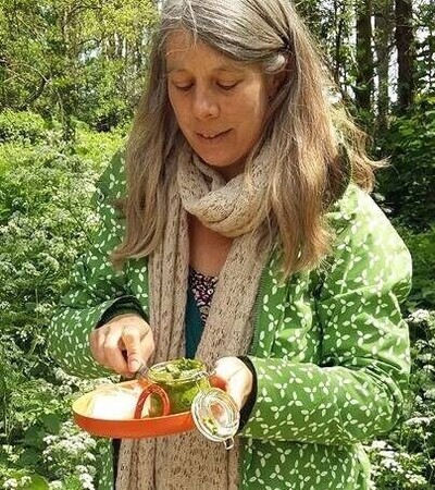 Lente-wildpluk-wandeling in Park Matilo / Spring wildflower-picking walk in Park Matilo