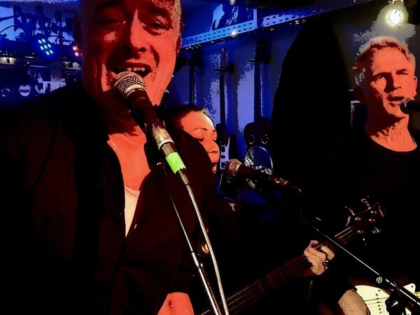 Coverband Cheek to cheek
