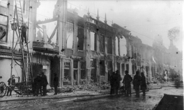 Brand in het stadhuis in 1928 / City Hall Fire in 1928
