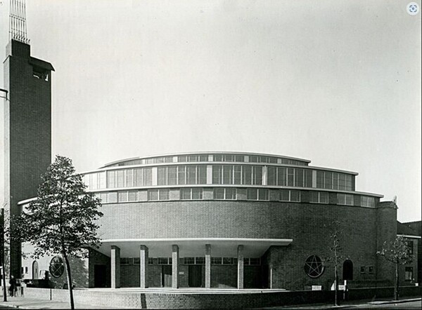 Op 10 oktober 1939 werd de Zuiderkerk in gebruik genomen maar mid-jaren 80 gesloopt.