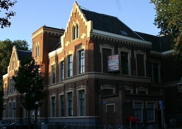 Het Stedelijk Gymnasium in Leiden is een van de oudste scholen van Nederland / The Municipal Gymnasium in Leiden is one of the oldest schools in the Netherlands