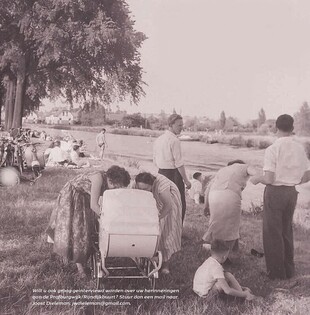 De Rijndijkbuurt, een wereld op zich / The Rijndijkbuurt, a world of its own.