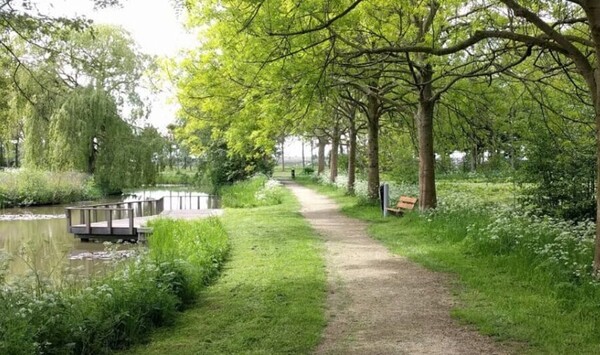 Ontmoeting met raadsleden over natuur & milieu / Meeting with council members about nature & the environment