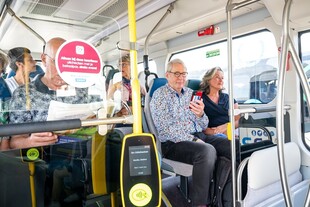Eropuit met de nieuwe OV-pas / Get out and about with the new OV-pass (public transport pass)