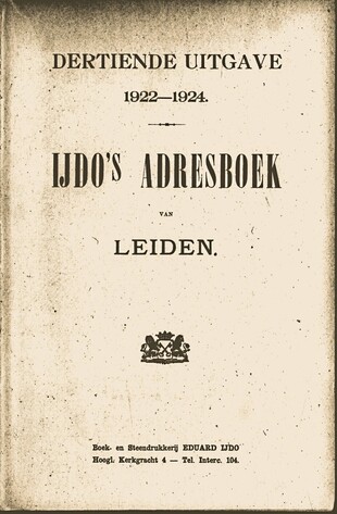 Het voorblad van IJdo's adresboekje 1922-1924 en een pagina uit het boekje 1937-1938 (klik voor vergroting). Bron: ELO