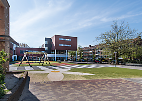 Schoolplein St.Josephschool (foto RobBeurseFotografie)