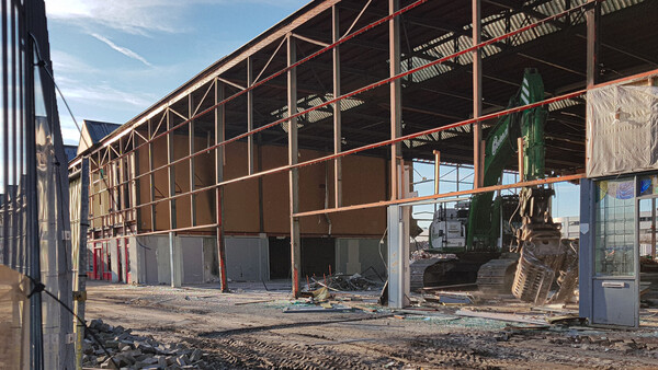 Alleen het stalen geraamte staat nog. (foto RBF)
